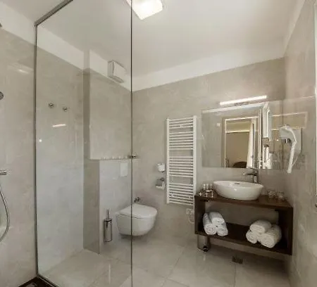 Hotell Rotondo Donji Seget