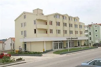 Hotell Rotondo Donji Seget