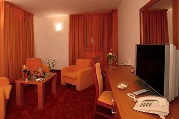 Rotondo Hotell Donji Seget
