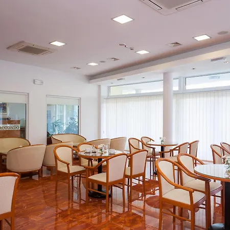 Hotel Rotondo Seget Donji