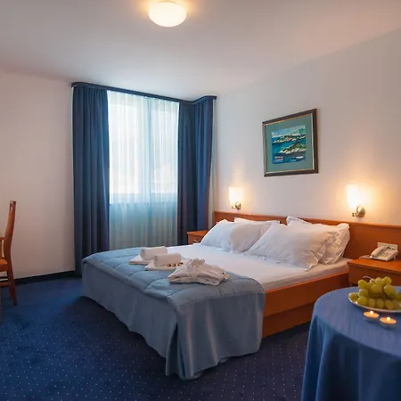 Rotondo 4* Сегет Доньи