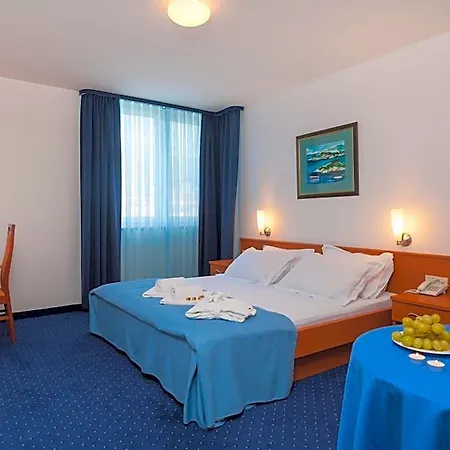 Rotondo Otel Donji Seget